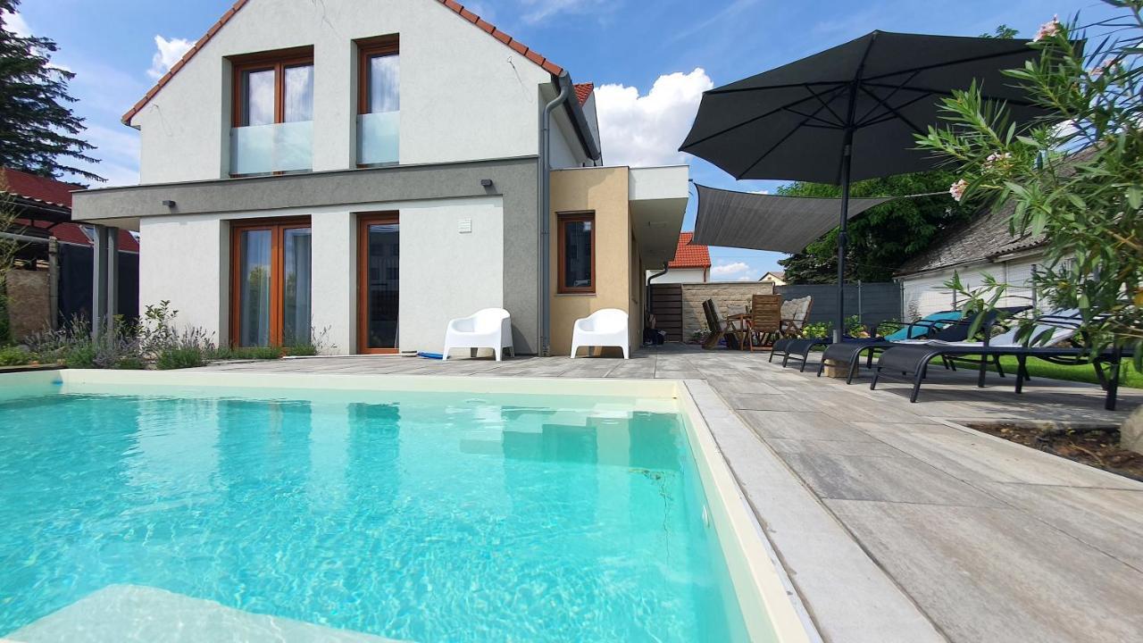 Velence Lakeside Pool House Exterior foto